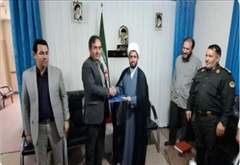 تجلیل از امام جمعه اصلاندوز به مناسبت پنجم مرداد، سالروز اقامه اولین نماز جمعه کشور